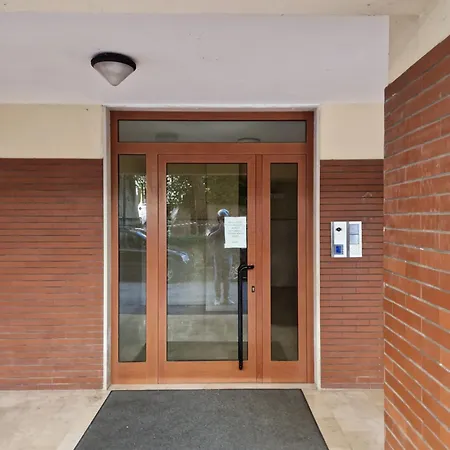 Casa Nelida, Centre